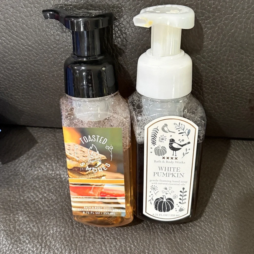 Bath and body foaming soap in toaster s’mores and white pumpkin - Picture 4 of 6